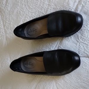Clarks black leather loafers in near perfect condition